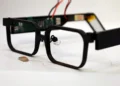 Des lunettes alimentées par les clignements d'yeux pourraient garder un œil sur la santé