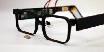 Des lunettes alimentées par les clignements d'yeux pourraient garder un œil sur la santé