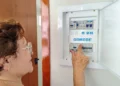 Hausse des tarifs réglementés : comment les particuliers peuvent anticiper avec lesfurets