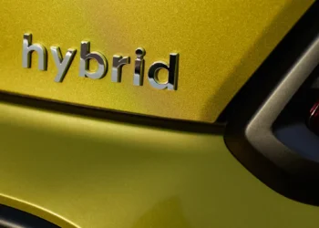 Voiture hybride : les 7 avantages face à ses homologues thermiques et tout électriques
