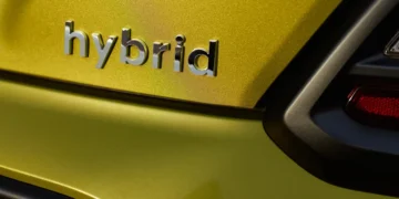 Voiture hybride : les 7 avantages face à ses homologues thermiques et tout électriques