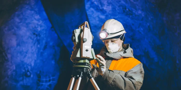 Déchet nucléaire : à plus de 400 mètres sous terre, la Finlande autorise le stockage du siècle