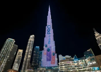 HONOR illumine la tour Burj Khalifa et annonce le X9e Pro avec une batterie de 11 000 mAh