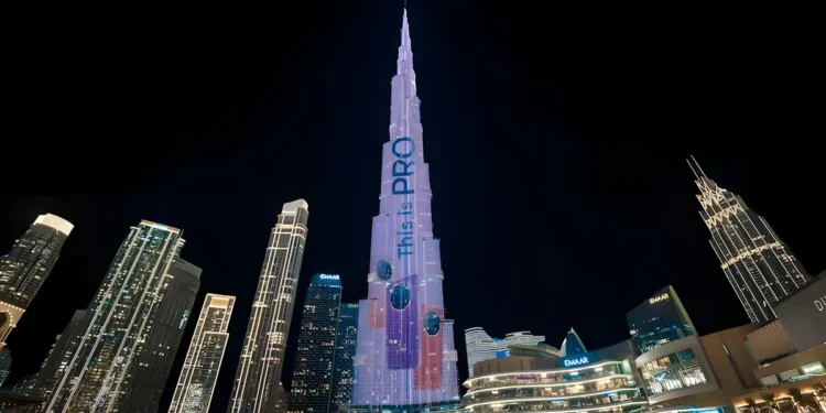 HONOR illumine la tour Burj Khalifa et annonce le X9e Pro avec une batterie de 11 000 mAh