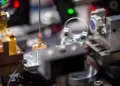 Un capteur magnétique à diamant et laser à large plage dynamique