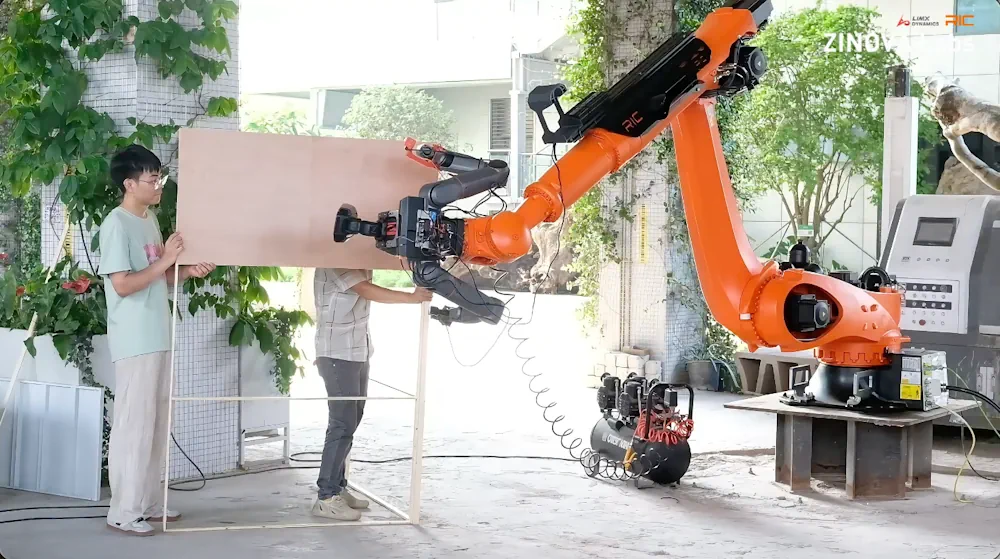 Du coffrage aux armatures : ZINOVA met deux robots à l’épreuve