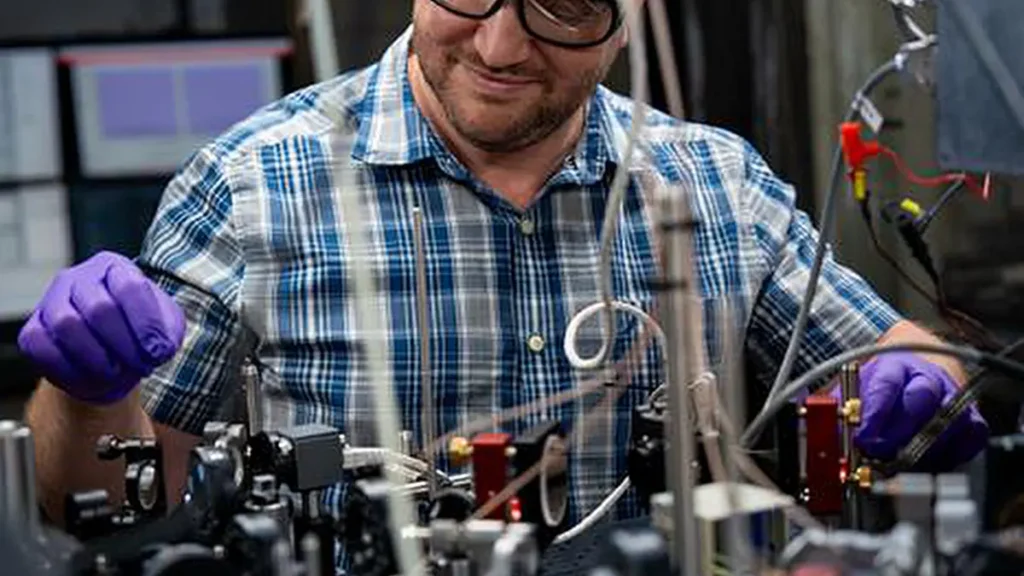 Roman Zhuravel, maître de conférences adjoint au laboratoire de Guido Pagano. 